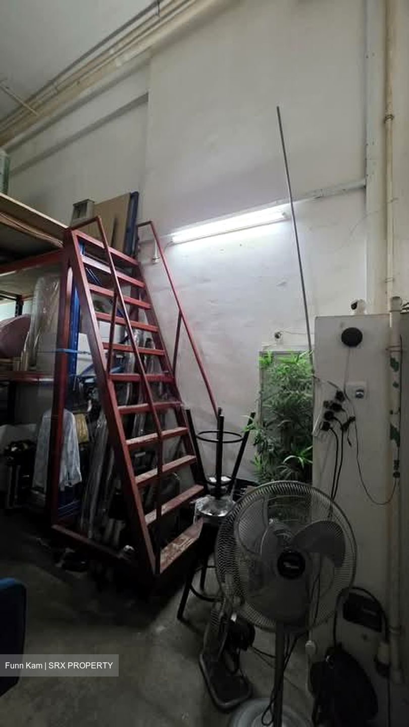 North Point Bizhub (D27), Factory #586546431